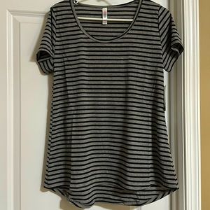 LuLaRoe Women’s Classic T - Size S